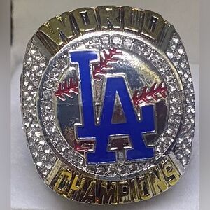 2024 Los Angeles Dodgers World Champions “OHTANI” Engraved Ring-NEW—Gorgeous